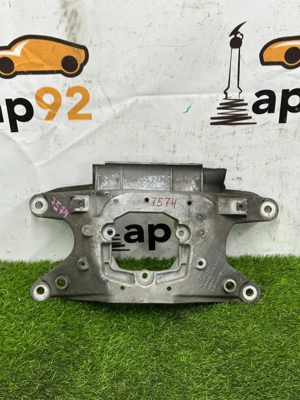 Опора АКПП Audi A5 8T CDNC 2011 - миниатюра 2