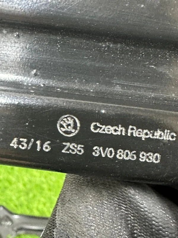 Крепление фары переднее Skoda Superb NP DCXA 2017 - миниатюра 5