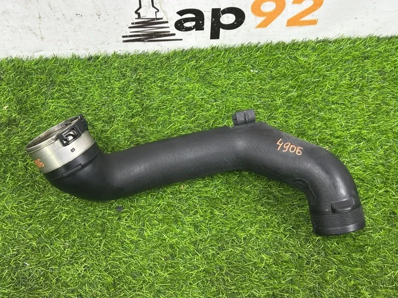 Патрубок интеркулера BMW 5-series F10 N55B30A 2012 - миниатюра 2