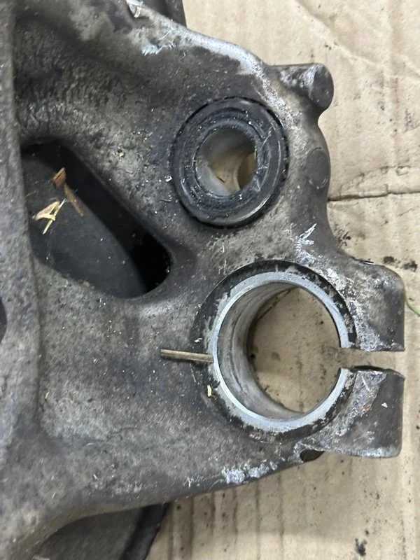 Кулак поворотный передний правый Audi A4 8K CDHB - миниатюра 7