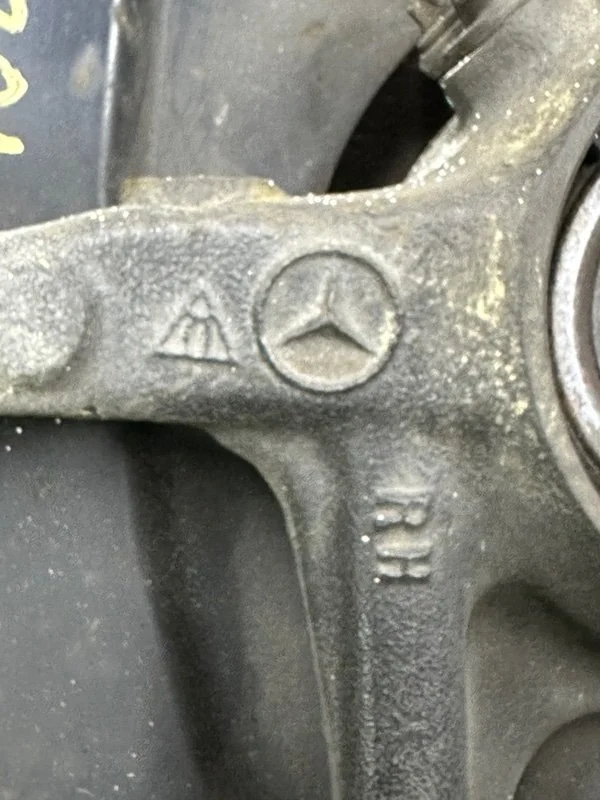 Кулак поворотный передний правый Mercedes-Benz ML - миниатюра 10