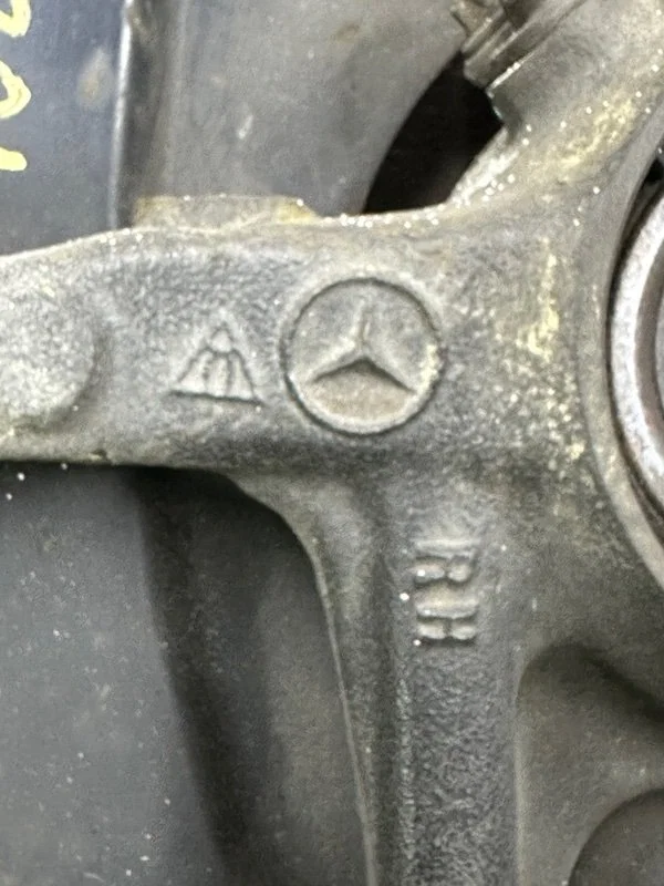 Кулак поворотный передний правый Mercedes-Benz ML - миниатюра 10