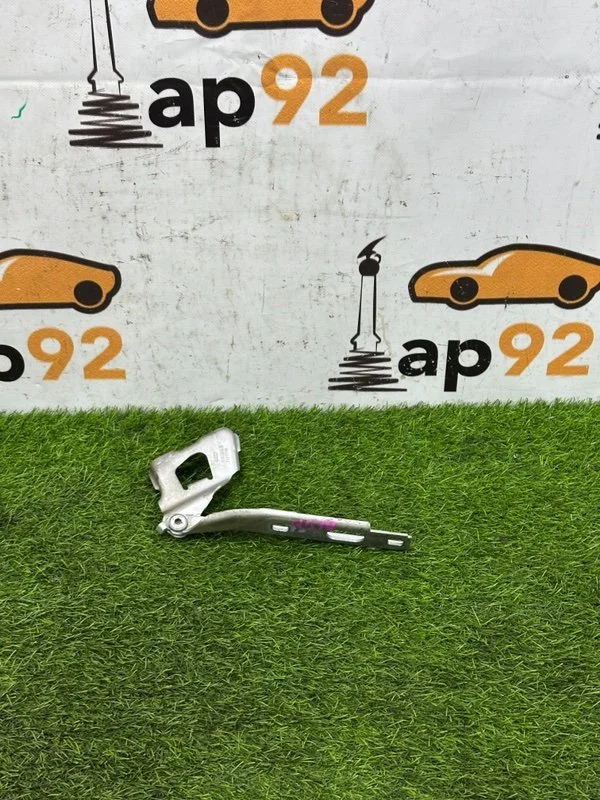Петля капота правая Audi A4 8K CDHB 2010 - миниатюра 2