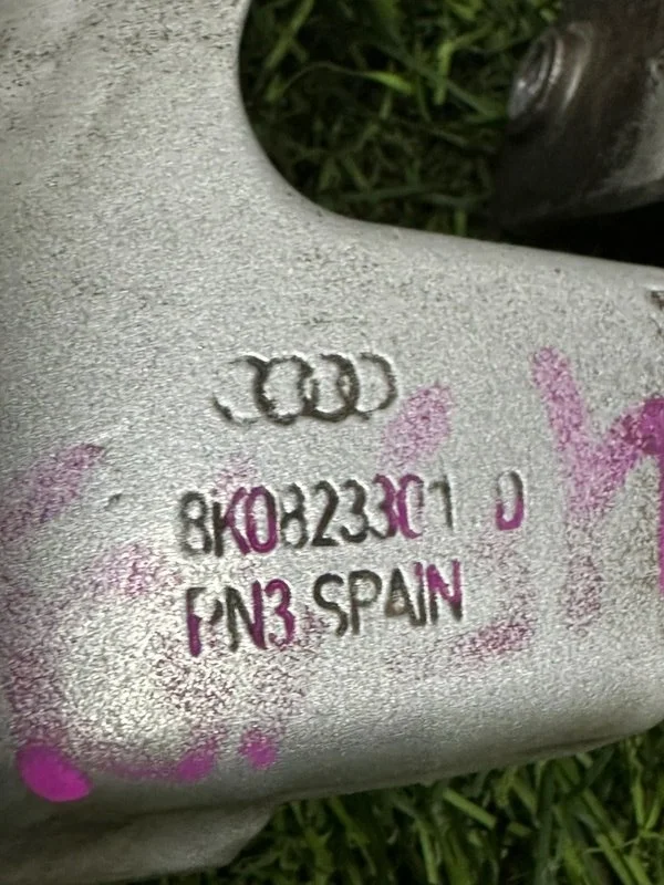 Петля капота левая Audi A4 8K CDHB 2010 - миниатюра 7