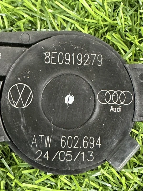 Звуковой зуммер Audi S5 8T CGW 2013 - миниатюра 5