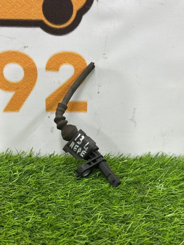 Датчик ABS передний левый Volkswagen Passat B7 - миниатюра 2