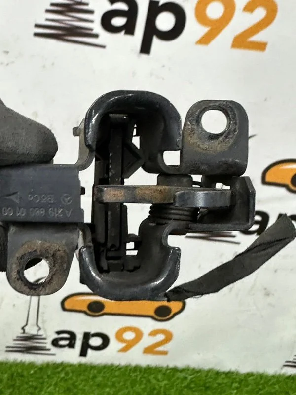 Замок капота Mercedes-Benz ML W164 642.940 2008 - миниатюра 2