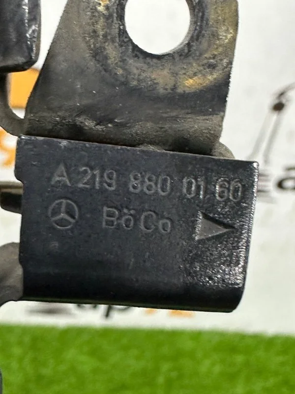 Замок капота Mercedes-Benz ML W164 642.940 2008 - миниатюра 9