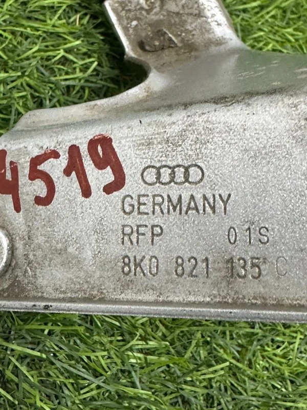 Кронштейн крыла левый Audi A4 8K CDHB 2010 - миниатюра 6