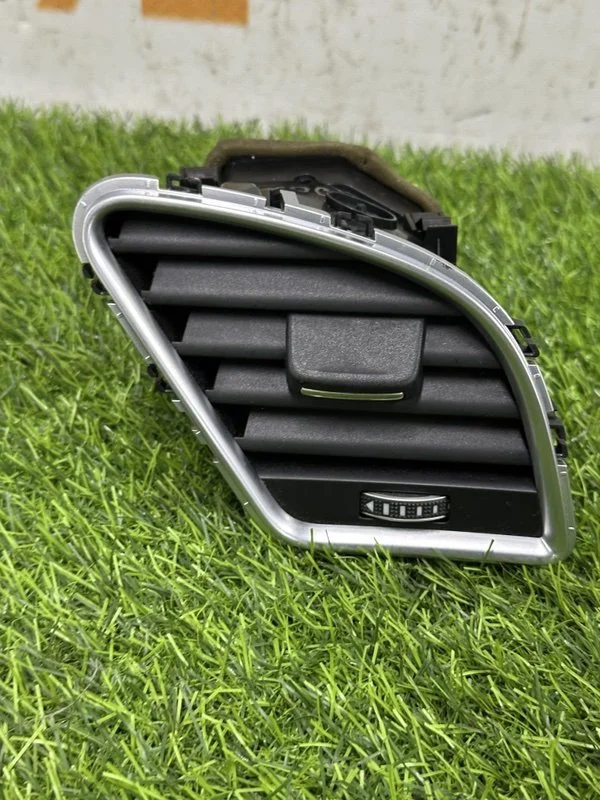 Воздуховод правый Audi S5 8T CGW 2013 - миниатюра 2