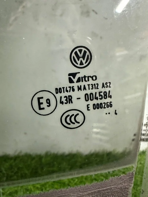 Стекло двери заднее левое Volkswagen Jetta MK 6 - миниатюра 5