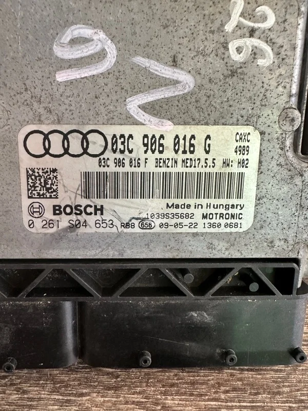 Блок управления двигателем Audi A3 8P CAXC 2009 - миниатюра 2