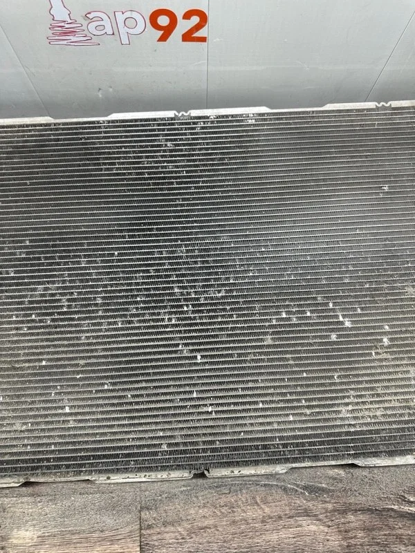 Радиатор охлаждения двигателя Audi A8 D4 CTNA 2016 - миниатюра 3