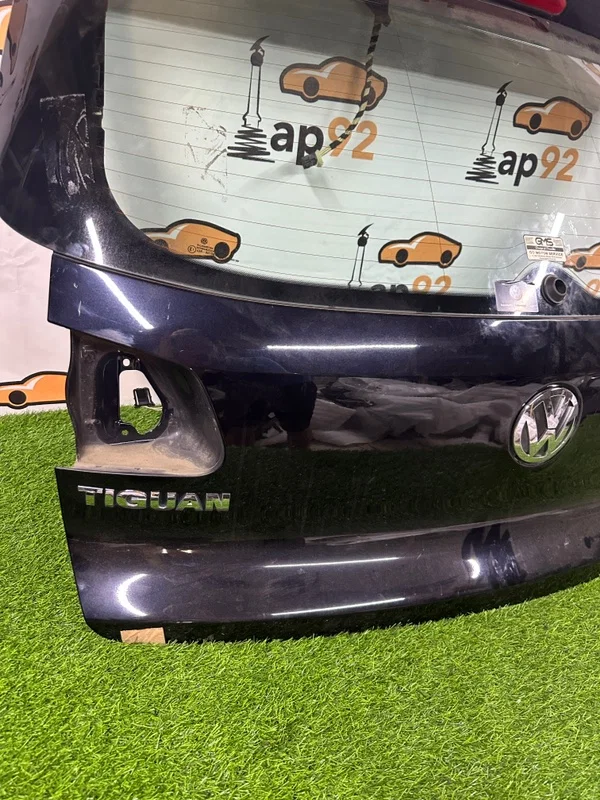 Крышка багажника Volkswagen Tiguan 5N1 CAWA 2009 - миниатюра 2