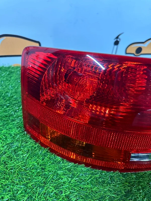 Стоп-сигнал левый Audi A4 B7 2008 - миниатюра 3