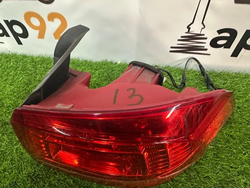 Стоп-сигнал правый Volkswagen Passat B7 CDAA 2013 - миниатюра 4