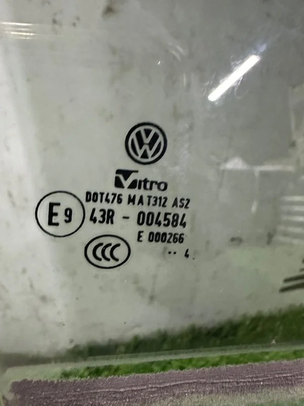 Стекло двери заднее правое Volkswagen Jetta MK 6 - миниатюра 5