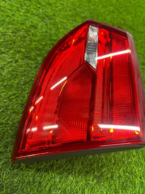 Стоп-сигнал левый Volkswagen Jetta MK 6 CAXA 1.4 - миниатюра 3