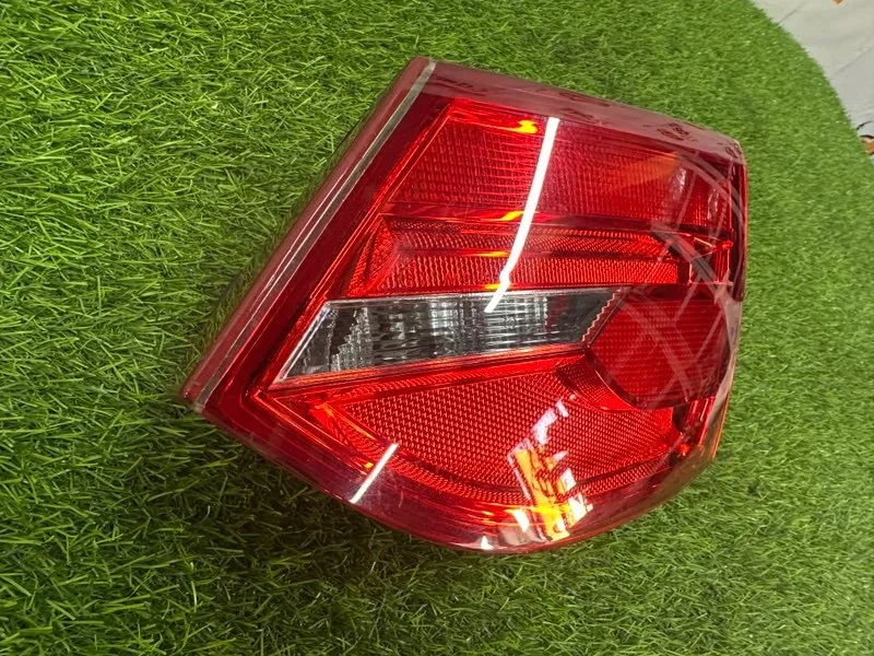 Стоп-сигнал левый Volkswagen Jetta MK 6 CAXA 1.4 - миниатюра 5