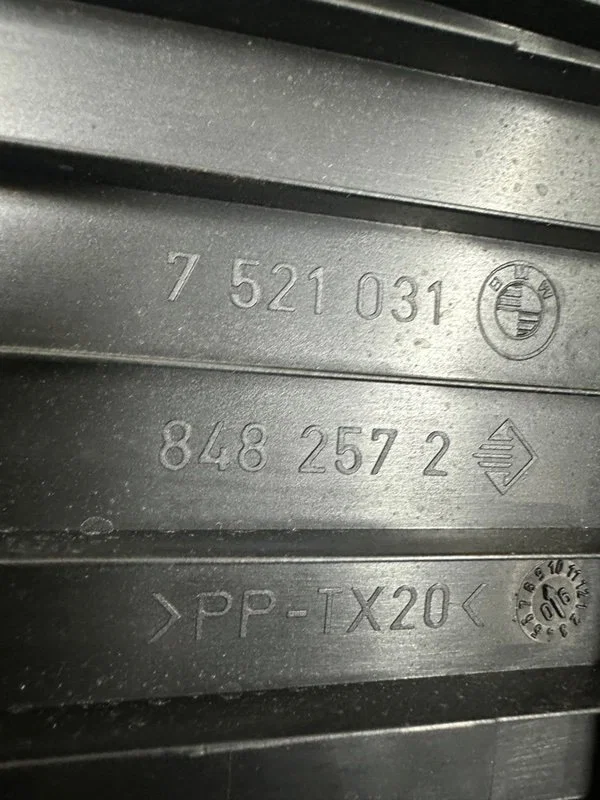 Корпус воздушного фильтра BMW 5-series E60 N52B30A - миниатюра 10