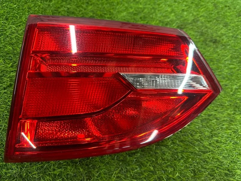Стоп-сигнал правый Volkswagen Jetta MK 6 CAXA 1.4 - миниатюра 4