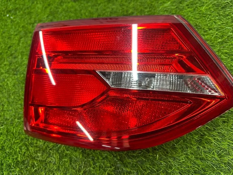 Стоп-сигнал правый Volkswagen Jetta MK 6 CAXA 1.4 - миниатюра 5