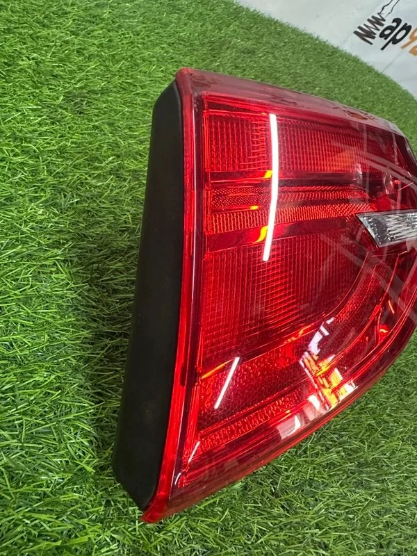 Стоп-сигнал правый Volkswagen Jetta MK 6 CAXA 1.4 - миниатюра 7