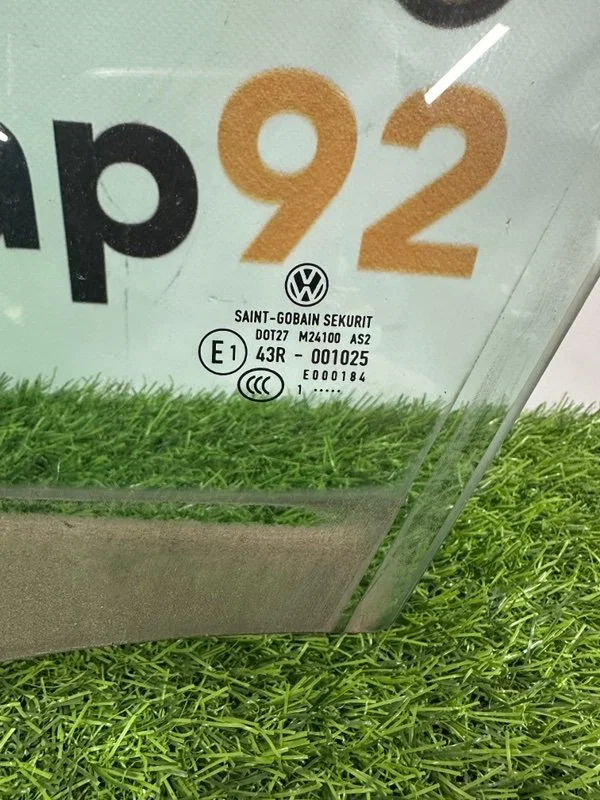 Стекло двери переднее левое Volkswagen Golf MK6 - миниатюра 4