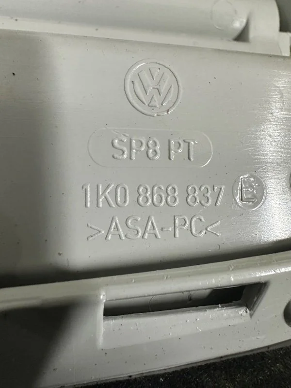 Плафон подсветки салона передний Volkswagen Passat - миниатюра 6