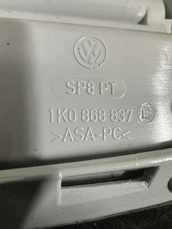 Плафон подсветки салона передний Volkswagen Passat - миниатюра 6