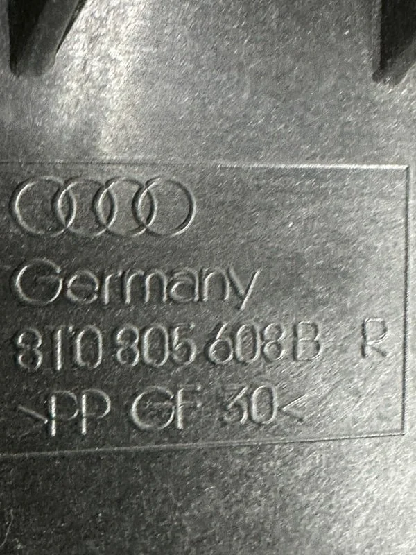 Крепление фары правое Audi A5 8T CDNC 2011 - миниатюра 10