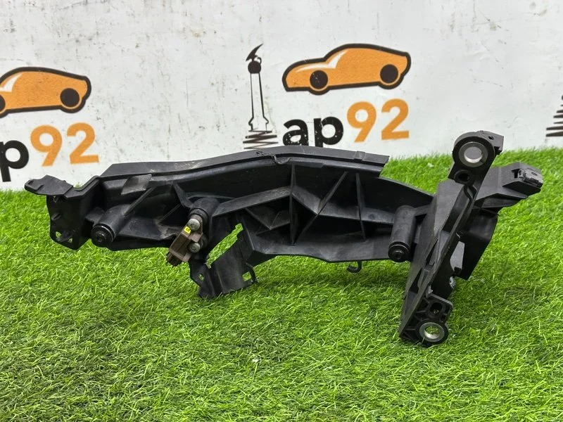 Крепление фары левое Audi A5 8T CDNC 2011 - миниатюра 6