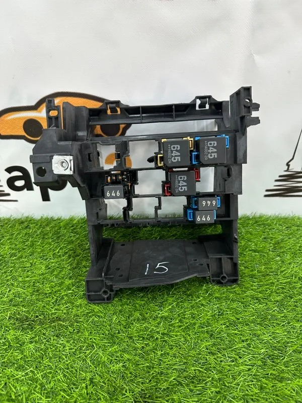 Блок предохранителей Volkswagen Jetta MK 6 CAXA - миниатюра 2