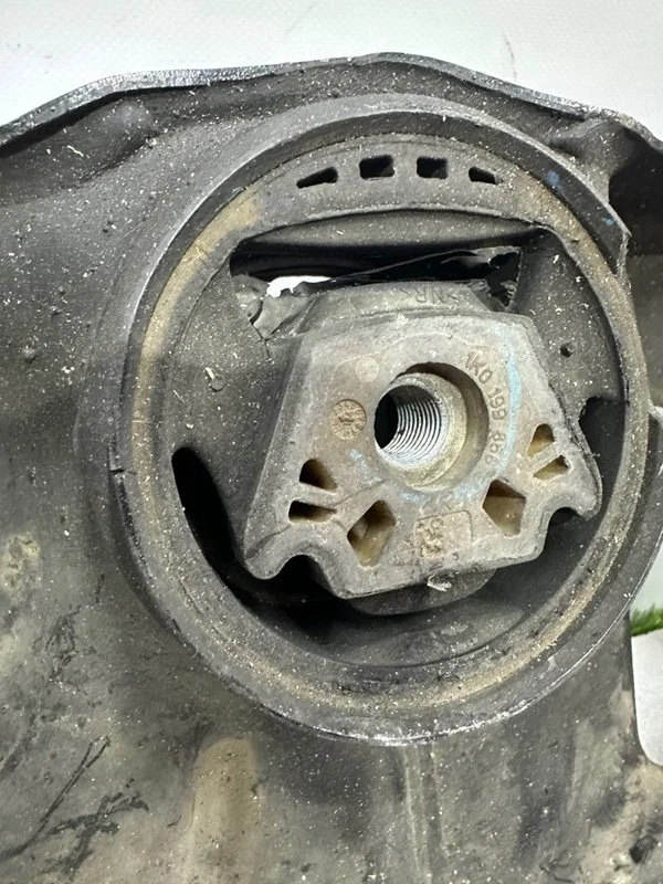 Балка подвески передняя Volkswagen Jetta MK 6 CAXA - миниатюра 5