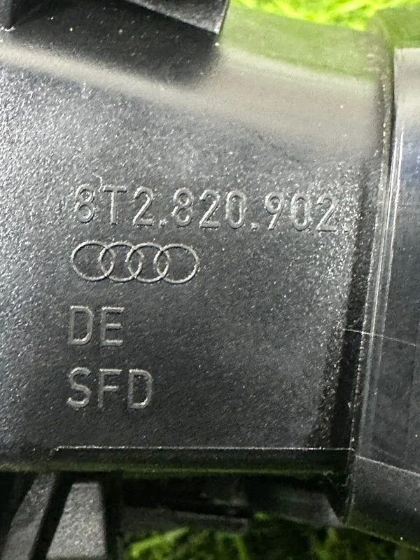 Дефлектор воздушный Audi A4 8K CDHB 2010 - миниатюра 8