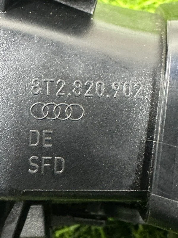 Дефлектор воздушный Audi A4 8K CDHB 2010 - миниатюра 8