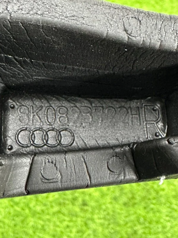 Уплотнитель кузова правый Audi A4 8K CDNB 2014 - миниатюра 9