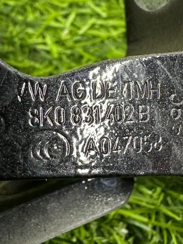 Петля двери Audi A4 8K CDNB 2014 - миниатюра 3