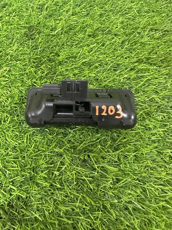 Кнопка открывания багажника BMW X1 E84 N52B30A - миниатюра 4