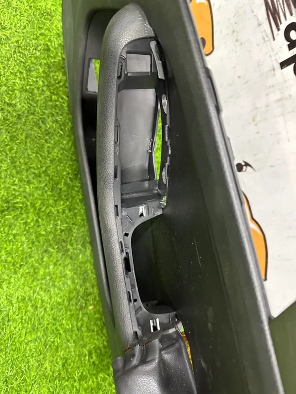 Накладка двери передняя правая Volkswagen Jetta MK - миниатюра 5