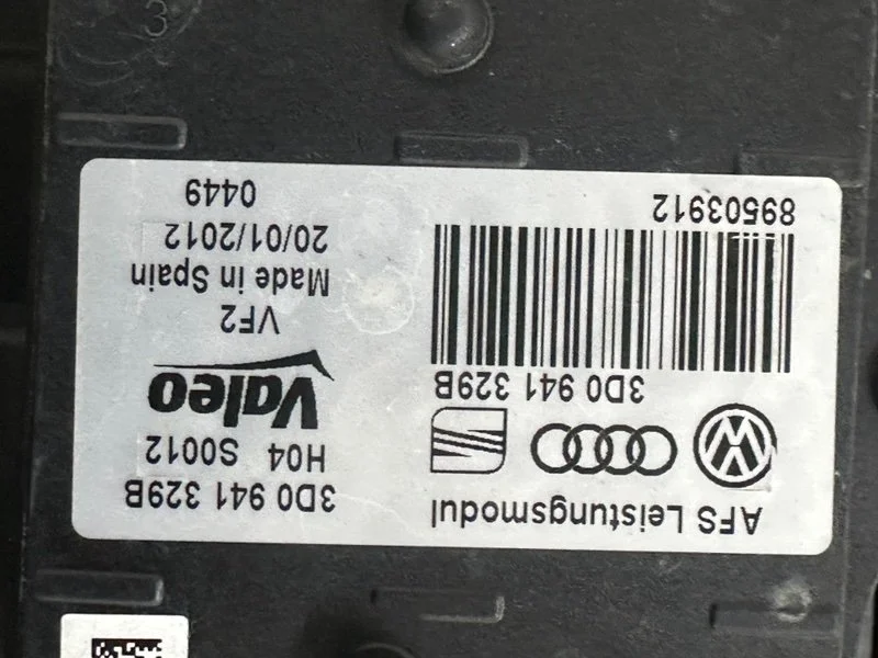 Фара ксеноновая правая Volkswagen Passat Alltrack - миниатюра 8