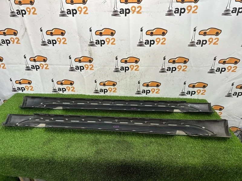 Накладка на порог наружная BMW X1 E84 N52B30A 2010 - миниатюра 5