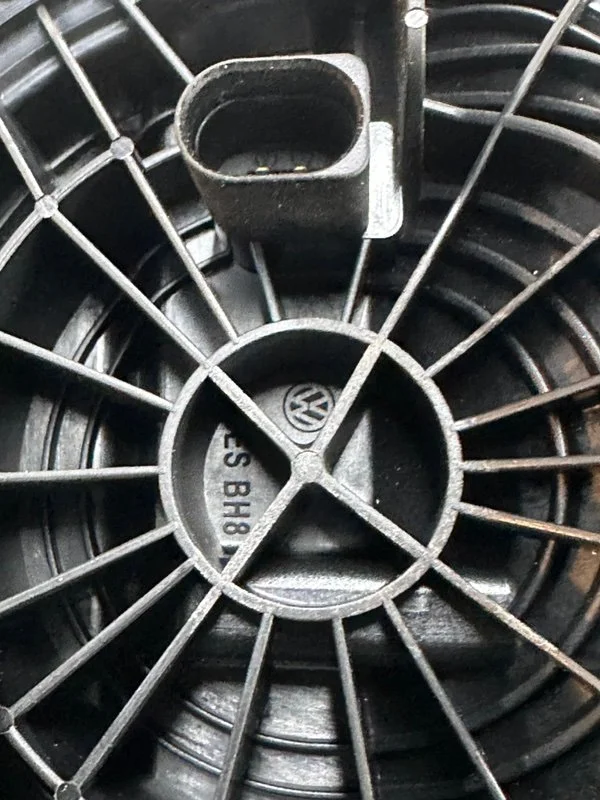 Ручка открывания багажника Volkswagen Passat CC B6 - миниатюра 9