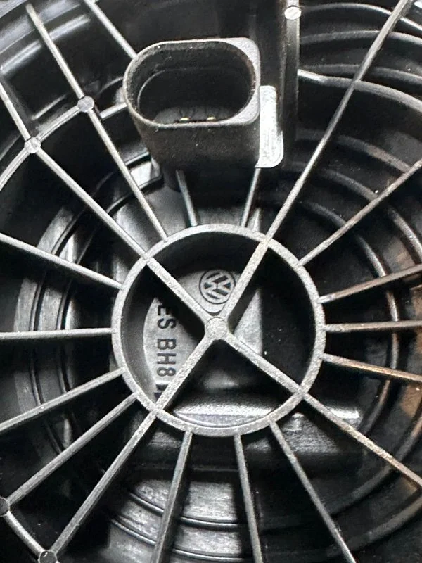 Ручка открывания багажника Volkswagen Passat CC B6 - миниатюра 9