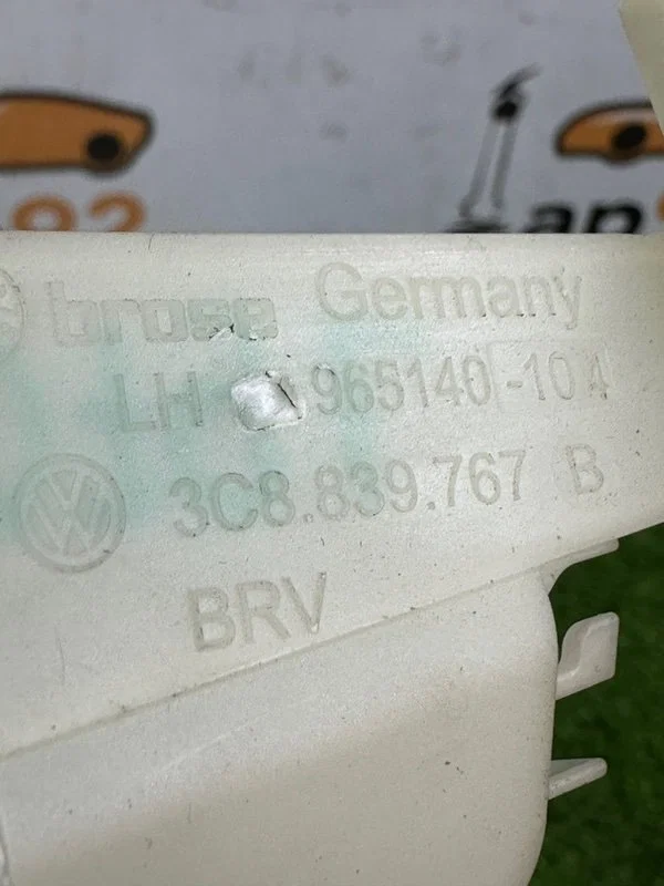 Кронштейн замка двери задний левый Volkswagen - миниатюра 6