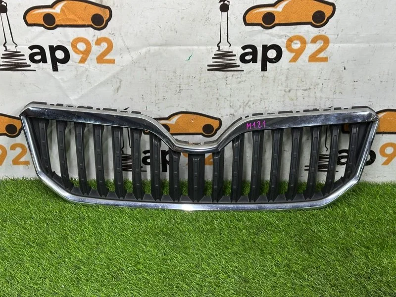 Решетка радиатора Skoda Yeti 5L CFJA 2014 - миниатюра 2