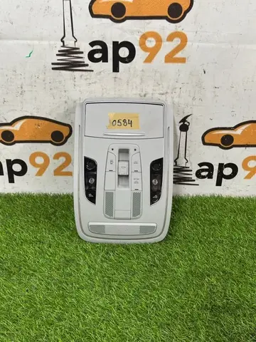 Плафон подсветки салона передний Audi A8 4H CTGA