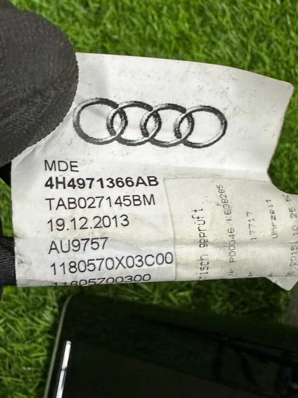 Монитор задний правый Audi A8 4H CTGA 2016 - миниатюра 7