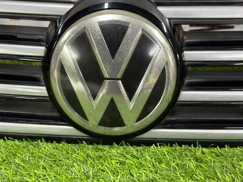 Решетка радиатора Volkswagen Passat Alltrack B7 - миниатюра 3