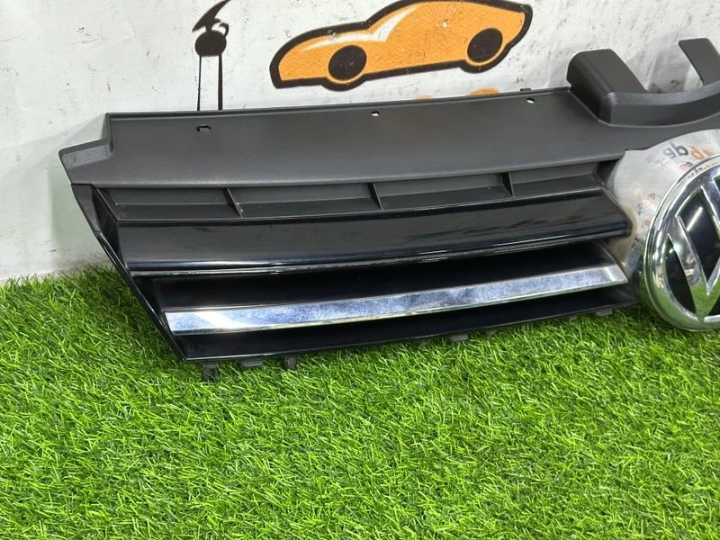 Решетка радиатора Volkswagen Golf MK7 CPTA 2014 - миниатюра 2